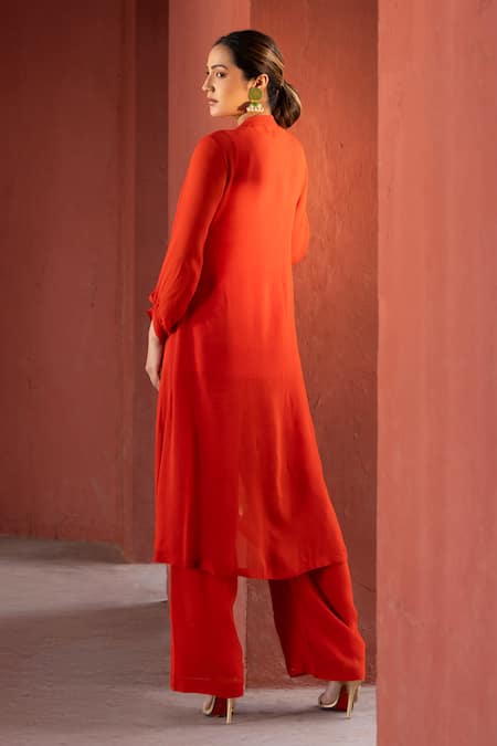 Shop Kahani Lush Orange Cotton, Silk Sequins, Beads, Zari, Embroidery V-neck Floral Kurta Set at Aza Fashions Shop_Kahani Lush_Orange Cotton, Silk Sequins, Beads, Zari, Embroidery V-neck Floral Kurta Set _at_Aza_Fashions