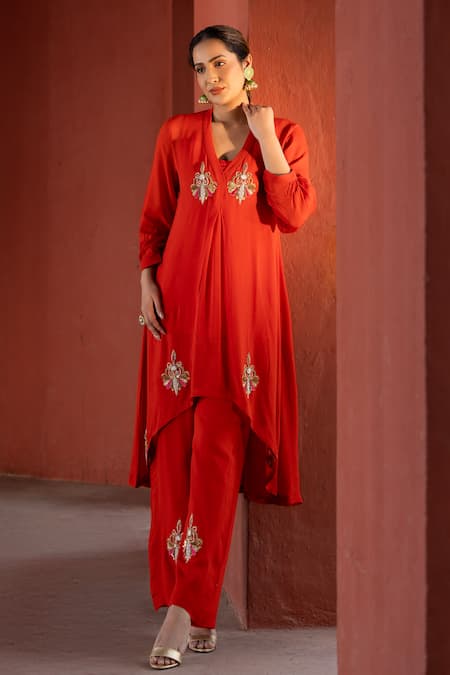 Shop Kahani Lush Orange Cotton, Silk Sequins, Beads, Zari, Embroidery V-neck Floral Kurta Set Online at Aza Fashions Shop_Kahani Lush_Orange Cotton, Silk Sequins, Beads, Zari, Embroidery V-neck Floral Kurta Set _Online_at_Aza_Fashions