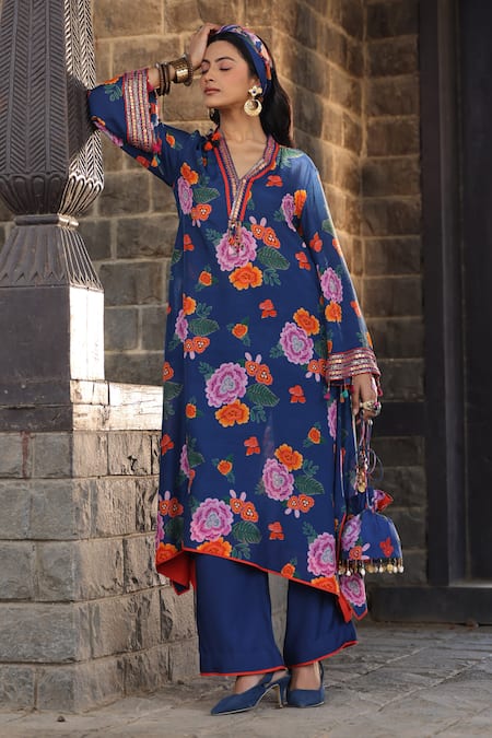 Kahani Lush Garden Print Sequin Embroidered Kurta Set 