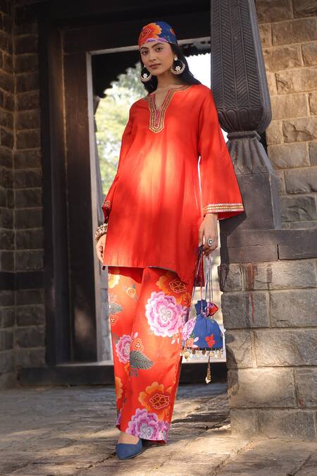 Buy_Kahani Lush_Orange Chanderi Sequins, Beads, Embroidery Floral Print Kurta And Pant Set _Online_at_Aza_Fashions