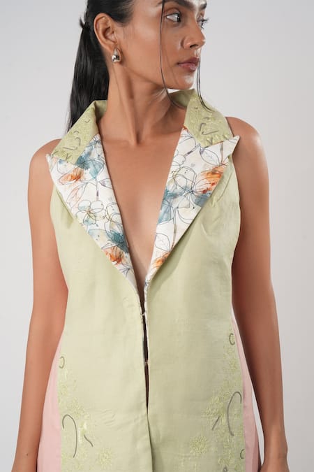 Orthodox_Green Bamboo, Hemp Fabric Flowers Aari Embroidered Colorblocked Blazer _at_Aza_Fashions