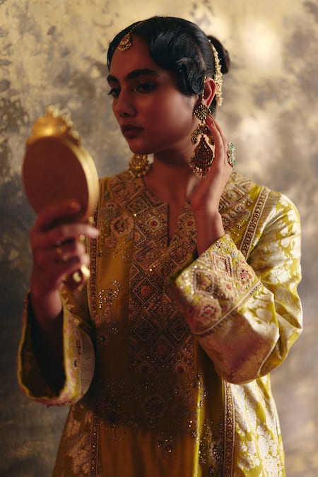 Buy_Petticoat Lane By Divya_Green Organza, Chanderi, Brocade Pearls, Sequins, A-line Kurta Set With Dupatta _Online_at_Aza_Fashions