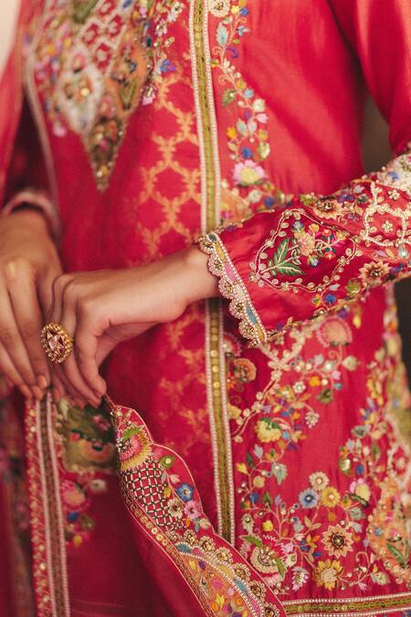 Shop Petticoat Lane By Divya Orange Organza, Chanderi Pearls, Sequins, Embroidery Floral Resham Kurta Set Online at Aza Fashions Shop_Petticoat Lane By Divya_Orange Organza, Chanderi Pearls, Sequins, Embroidery Floral Resham Kurta Set _Online_at_Aza_Fashions