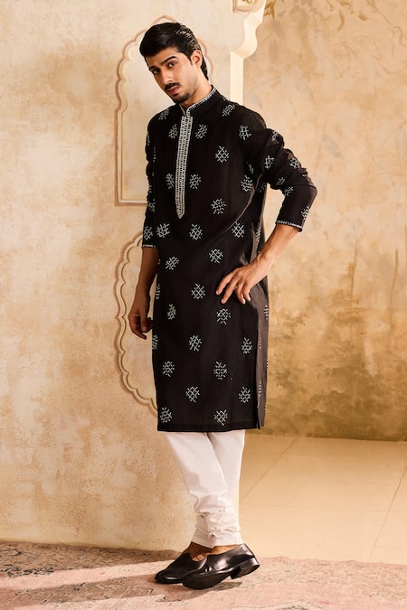 Histori_Black Chanderi, Cotton, Silk Mirrors, Embroidery Kurta Set _Online_at_Aza_Fashions