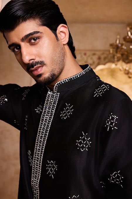 Buy_Histori_Black Chanderi, Cotton, Silk Mirrors, Embroidery Kurta Set _Online_at_Aza_Fashions