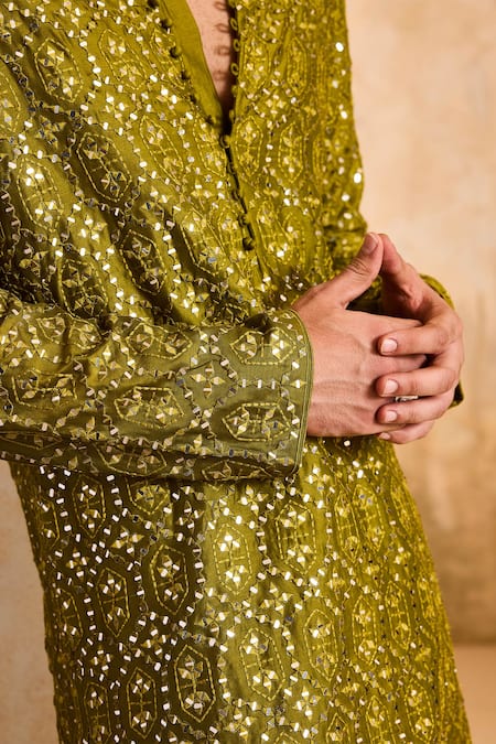 Buy_Histori_Green Chanderi, Cotton Mirrors, Embroidery Kurta Set _Online_at_Aza_Fashions