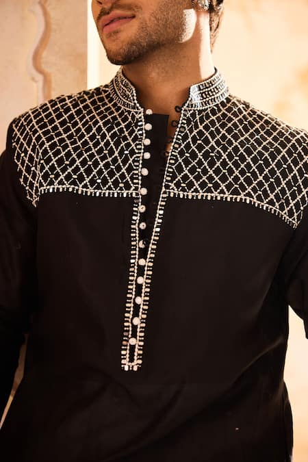 Buy_Histori_Black Chanderi, Cotton Mirrors, Embroidery Asymmetric Kurta Set _Online_at_Aza_Fashions