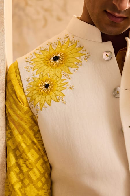 Buy Histori Ivory Chanderi, Cotton, Linen, Lycra Cut Work, 3d Floral Bundi Kurta Set Online at Aza Fashions Buy_Histori_Ivory Chanderi, Cotton, Linen, Lycra Cut Work, 3d Floral Bundi Kurta Set _Online_at_Aza_Fashions