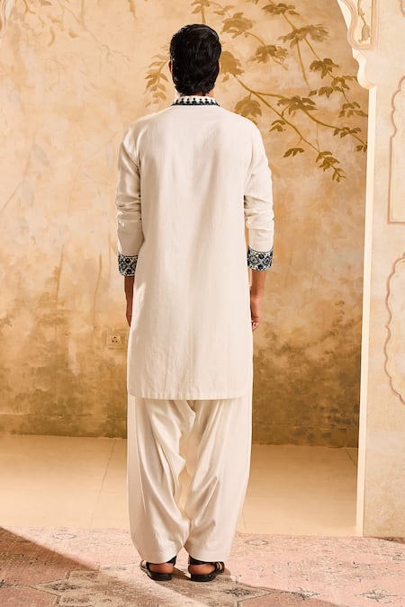Histori Geometric Embroidered Kurta Set 