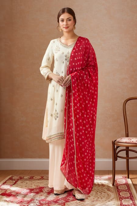 Samyukta Singhania Straight Kurta Set With Bandhani Dupatta 