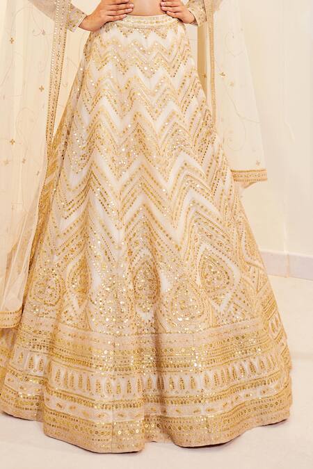 Buy_Pallavi Poddar_Beige Organza Sequins, Embroidery V-neck Paan Zig Zag Lehenga Set _Online_at_Aza_Fashions