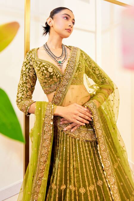 Pallavi Poddar Green Velvet Zardozi Embroidered Lehenga Set 