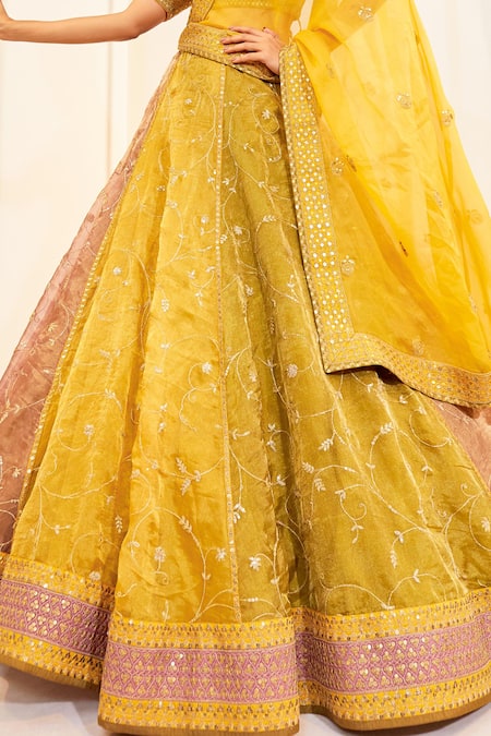 Pallavi Poddar_Yellow Tissue Embroidery Sweetheart Neck Mustard Ambrosia Lehenga Set _Online_at_Aza_Fashions