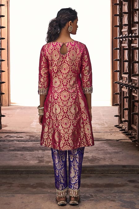 Shop Mustard Moon By Neyha And Vrinda Pink Brocade Mirrors, Zari Boat Neck Ayat Work Banarasi Kurta With Pant at Aza Fashions Shop_Mustard Moon By Neyha And Vrinda_Pink Brocade Mirrors, Zari Boat Neck Ayat Work Banarasi Kurta With Pant _at_Aza_Fashions