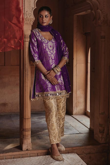 Mustard Moon By Neyha And Vrinda_Purple Brocade, Georgette Mirrors, Zari V-neck Embroidered Kurta Set _Online_at_Aza_Fashions