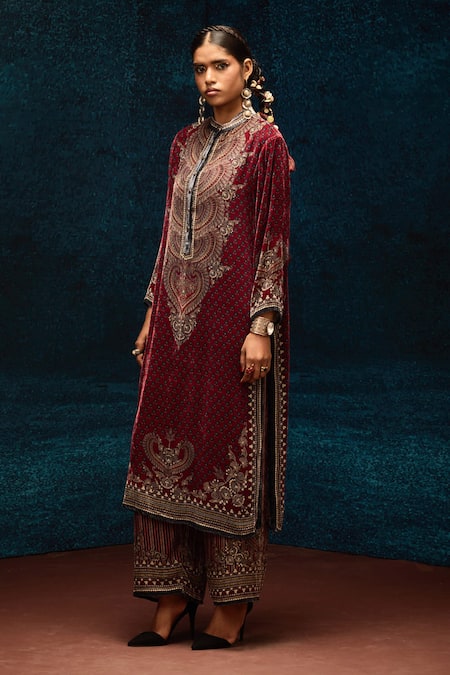Rajdeep Ranawat Maroon Silk Bandeau Neck Ajrakh Print Velvet Kurta Online at Aza Fashions Rajdeep Ranawat_Maroon Silk Bandeau Neck Ajrakh Print Velvet Kurta _Online_at_Aza_Fashions