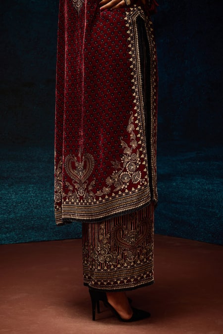 Shop Rajdeep Ranawat Maroon Silk Bandeau Neck Ajrakh Print Velvet Kurta Online at Aza Fashions Shop_Rajdeep Ranawat_Maroon Silk Bandeau Neck Ajrakh Print Velvet Kurta _Online_at_Aza_Fashions