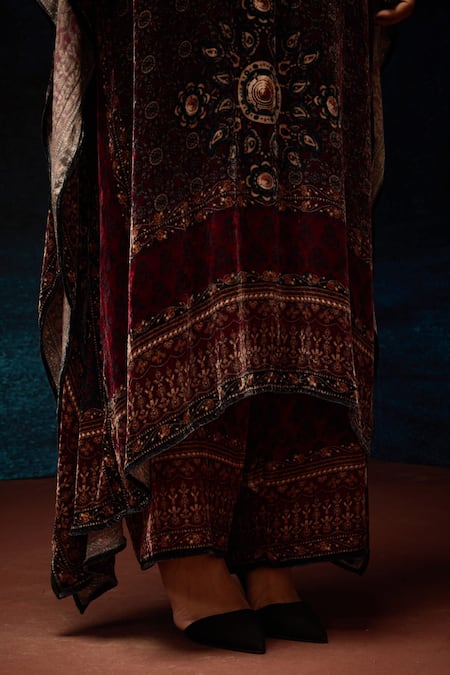 Buy_Rajdeep Ranawat_Maroon Silk Embroidery Collared Ajrakh Print Kaftan 
