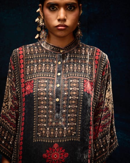 Buy Rajdeep Ranawat Black Silk, Velvet Embroidery Bandeau Neck Ajrakh Print Long Kurta Online at Aza Fashions Buy_Rajdeep Ranawat_Black Silk, Velvet Embroidery Bandeau Neck Ajrakh Print Long Kurta _Online_at_Aza_Fashions