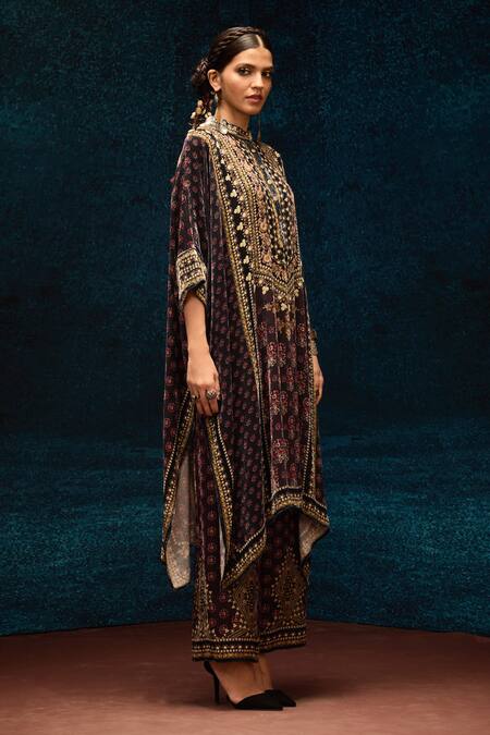 Rajdeep Ranawat_Burgundy Silk Bandeau Neck Ajrakh Printed Asymmetric Kurta _Online_at_Aza_Fashions