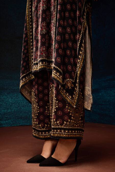 Rajdeep Ranawat_Burgundy Silk Bandeau Neck Ajrakh Printed Asymmetric Kurta _at_Aza_Fashions