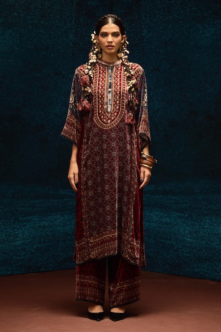 Rajdeep Ranawat_Maroon Silk, Velvet Collared Ajrakh Printed Kurta _Online_at_Aza_Fashions