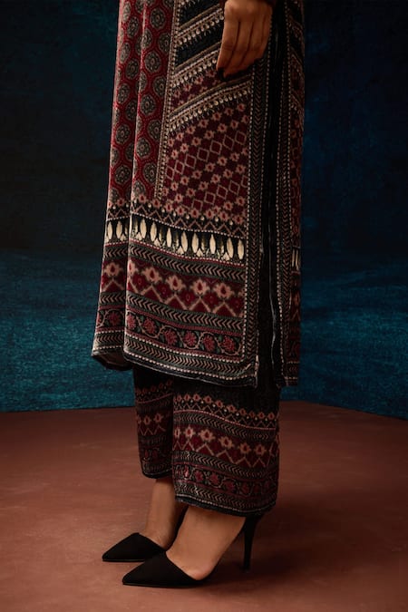 Buy Rajdeep Ranawat Black Silk Embroidery Bandeau Neck Ajrakh Print Straight Kurta Buy_Rajdeep Ranawat_Black Silk Embroidery Bandeau Neck Ajrakh Print Straight Kurta