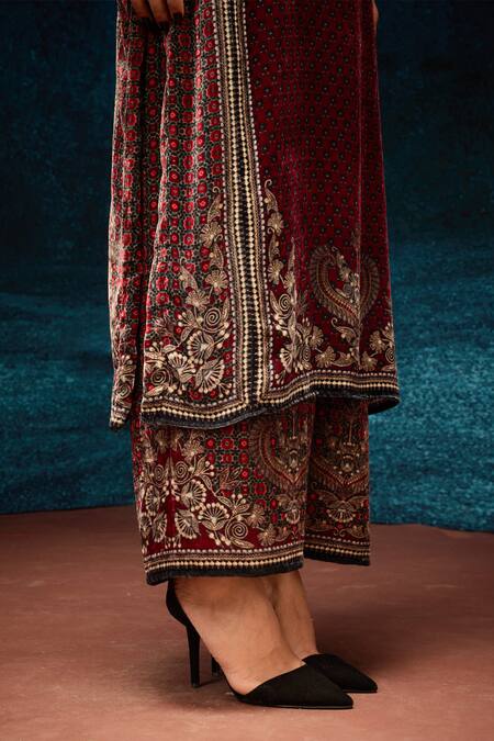 Rajdeep Ranawat_Maroon Silk Embroidery Bandeau Neck Ajrakh Printed Long Kurta _at_Aza_Fashions