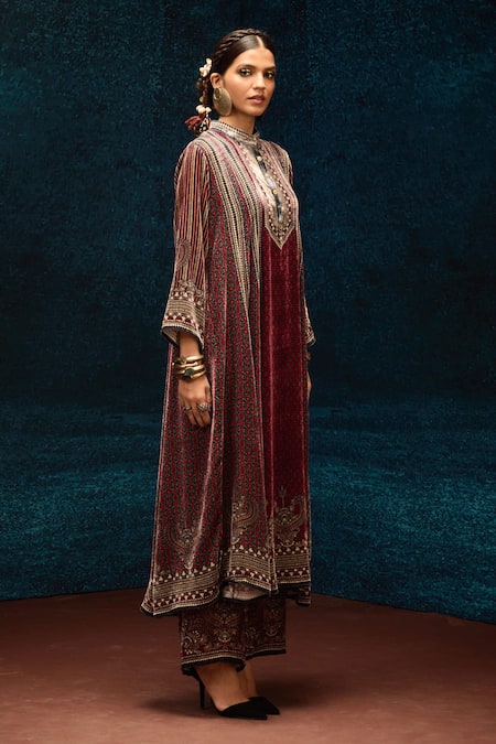 Rajdeep Ranawat_Maroon Silk Embroidery Collared Ajrakh Printed Kalidar Kurta _Online_at_Aza_Fashions