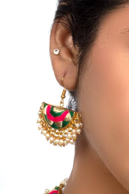 Shop Bauble Bazaar Green Pearls, Embroidery Fern Scallop Choker Set Online at Aza Fashions Shop_Bauble Bazaar_Green Pearls, Embroidery Fern Scallop Choker Set _Online_at_Aza_Fashions