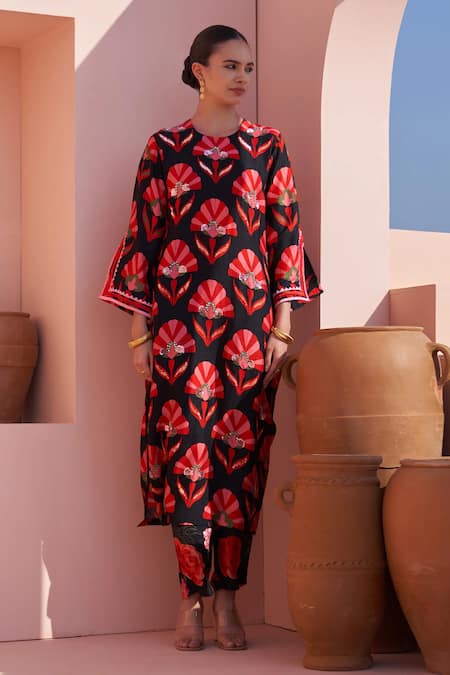 Buy_Archana Shah_Black Bamboo, Silk Sequins Collared Floral Print Kurta Set With Pant _Online_at_Aza_Fashions