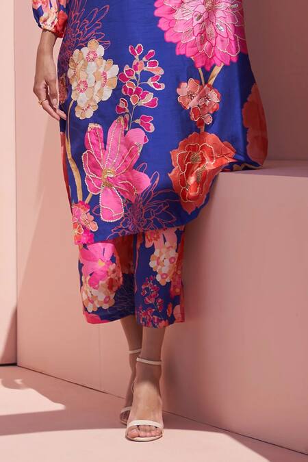 Archana Shah Blue Bamboo, Crepe Sequins, Embroidery Round Floral Print Kurta Set With Pant Online at Aza Fashions Archana Shah_Blue Bamboo, Crepe Sequins, Embroidery Round Floral Print Kurta Set With Pant _Online_at_Aza_Fashions