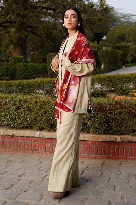Moh India_Red Floral And Polka Dot Woven Stole _Online_at_Aza_Fashions