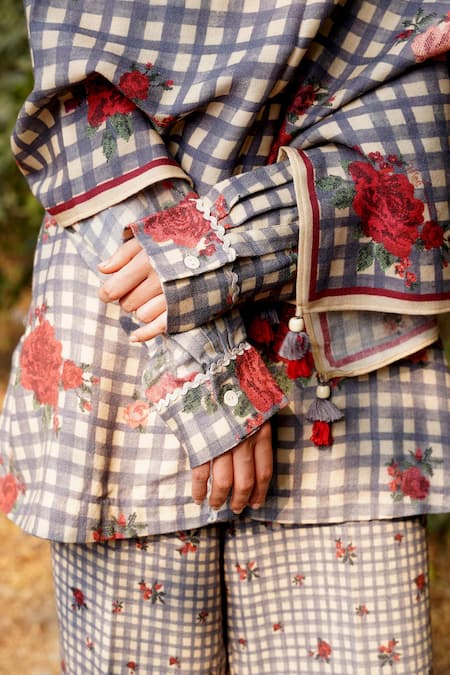 Buy Moh India Blue Floral Gingham Woven Stole Buy_Moh India_Blue Floral Gingham Woven Stole