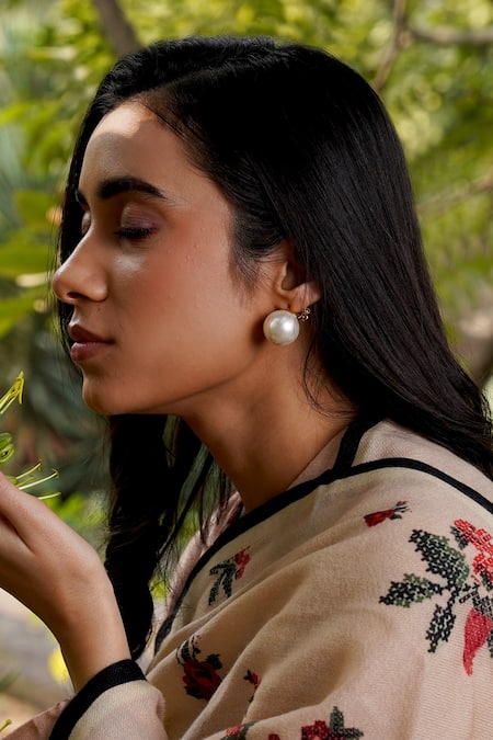 Moh India Pink Floral Blossom Woven Stole Online at Aza Fashions Moh India_Pink Floral Blossom Woven Stole _Online_at_Aza_Fashions