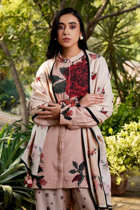 Shop Moh India Pink Floral Blossom Woven Stole at Aza Fashions Shop_Moh India_Pink Floral Blossom Woven Stole _at_Aza_Fashions