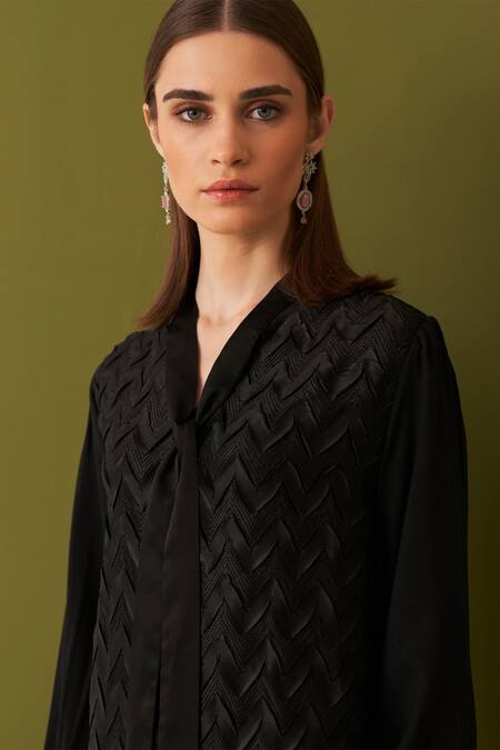 Pleats By Aruni Black Crepe, Satin Embroidery Open Neck Chevron Pleat Tie Up Detail Dress at Aza Fashions Pleats By Aruni_Black Crepe, Satin Embroidery Open Neck Chevron Pleat Tie Up Detail Dress _at_Aza_Fashions