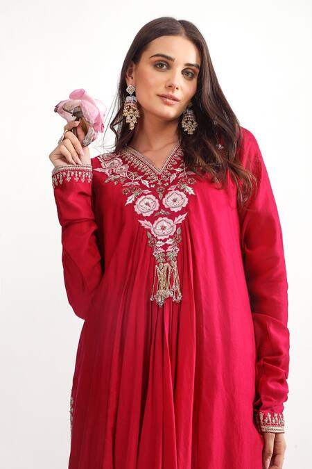 Buy Mehak Talreja Couturre Magenta Chanderi Beads, Cut Work V-neck Floral Cutdana Anarkali Set Online at Aza Fashions Buy_Mehak Talreja Couturre_Magenta Chanderi Beads, Cut Work V-neck Floral Cutdana Anarkali Set _Online_at_Aza_Fashions