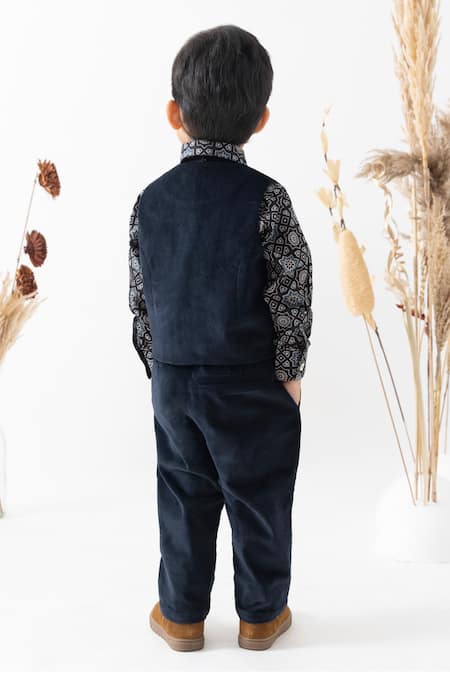 Shop Tiber Taber Black Cotton Navy Blue Geometric Print Waistcoat Set at Aza Fashions Shop_Tiber Taber_Black Cotton Navy Blue Geometric Print Waistcoat Set _at_Aza_Fashions