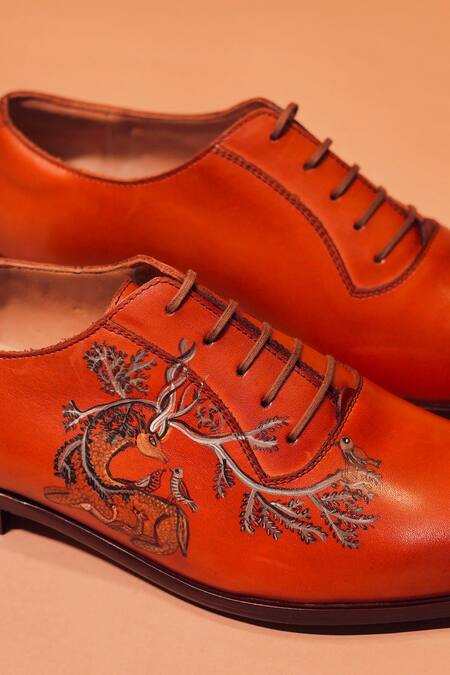 Buy_Dmodot_Brown Embroidery Gond Painted Oxford Shoes _Online_at_Aza_Fashions