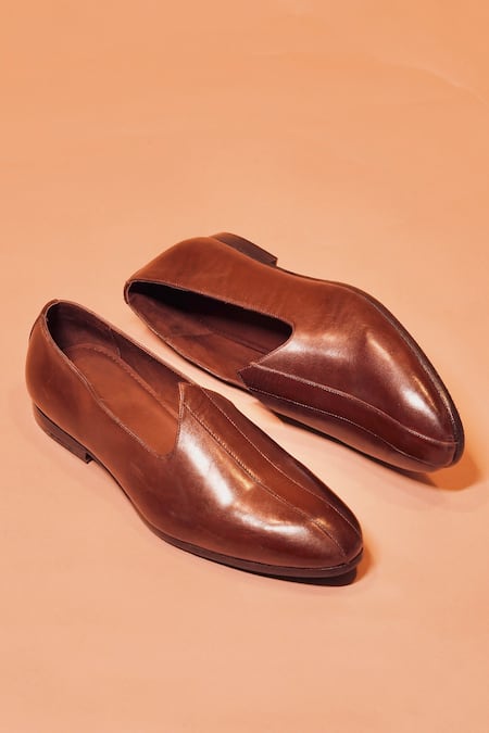 Shop Dmodot Brown Blake Stitch Mojri at Aza Fashions Shop_Dmodot_Brown Blake Stitch Mojri _at_Aza_Fashions