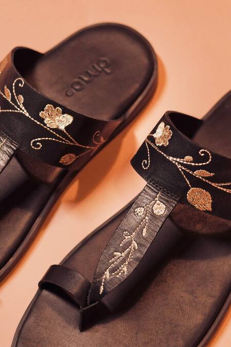 Shop Dmodot Black Leather Embroidery Kolhapuri Sandals Online at Aza Fashions Shop_Dmodot_Black Leather Embroidery Kolhapuri Sandals _Online_at_Aza_Fashions