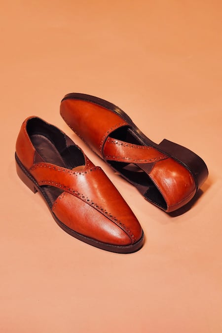 Dmodot Red Criss Cross Peshawari Sandals 