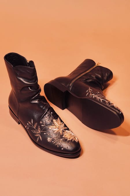 Shop Dmodot Black Embroidery, Zari Zardozi Chelsea Boots at Aza Fashions Shop_Dmodot_Black Embroidery, Zari Zardozi Chelsea Boots _at_Aza_Fashions
