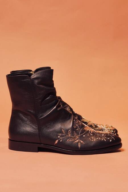Dmodot Black Embroidery, Zari Zardozi Chelsea Boots Online at Aza Fashions Dmodot_Black Embroidery, Zari Zardozi Chelsea Boots _Online_at_Aza_Fashions