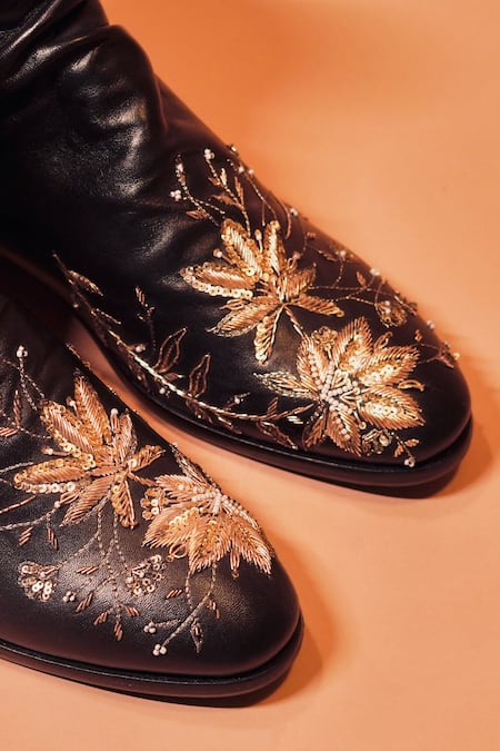 Buy Dmodot Black Embroidery, Zari Zardozi Chelsea Boots Online at Aza Fashions Buy_Dmodot_Black Embroidery, Zari Zardozi Chelsea Boots _Online_at_Aza_Fashions