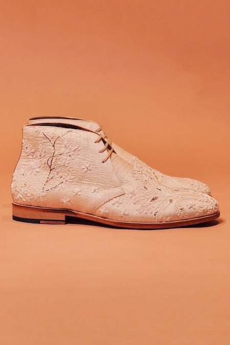 Dmodot Gold Embroidery, Zari Chukka Boots Online at Aza Fashions Dmodot_Gold Embroidery, Zari Chukka Boots _Online_at_Aza_Fashions