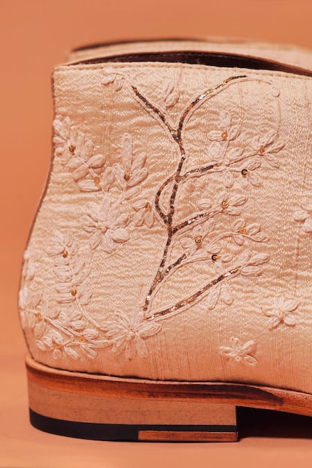 Shop Dmodot Gold Embroidery, Zari Chukka Boots Online at Aza Fashions Shop_Dmodot_Gold Embroidery, Zari Chukka Boots _Online_at_Aza_Fashions