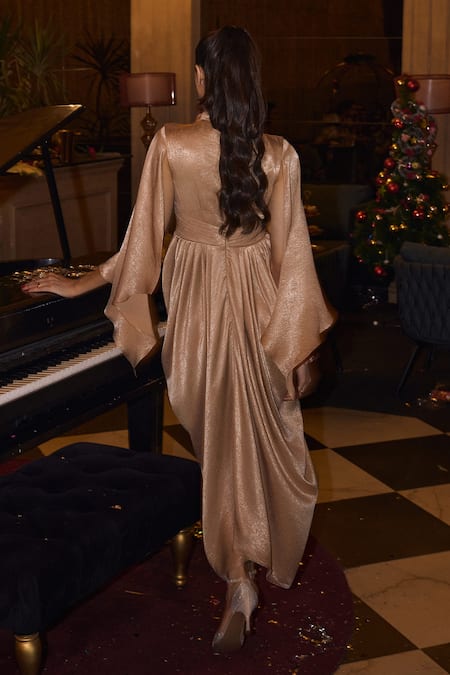 House Of Fett Gold Rosette Applique Winged Sleeve Gown 