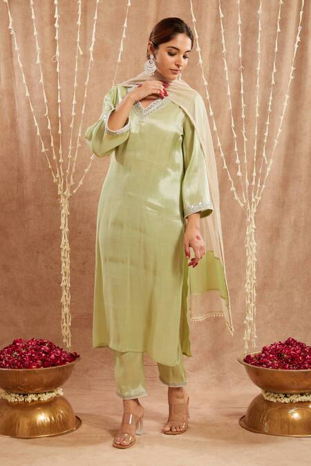 Nero India Green Tissue Beads, Zari, Gota Patti V-neck Embroidered Kurta Set Online at Aza Fashions Nero India_Green Tissue Beads, Zari, Gota Patti V-neck Embroidered Kurta Set _Online_at_Aza_Fashions